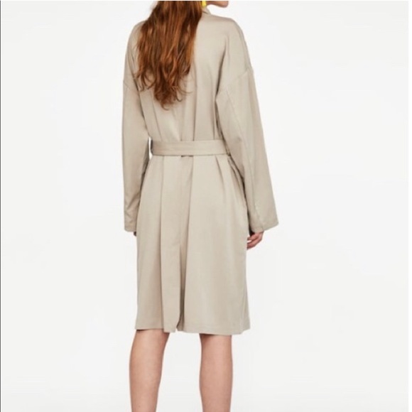 Zara Flowy Trench Coat - Picture 2 of 8